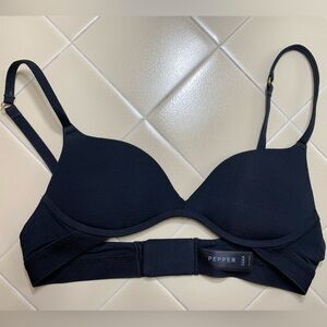 Pepper Zero-G Wirefree Lift Up Bra 32AA Black Worn 1X Wireless Gravity-Defying